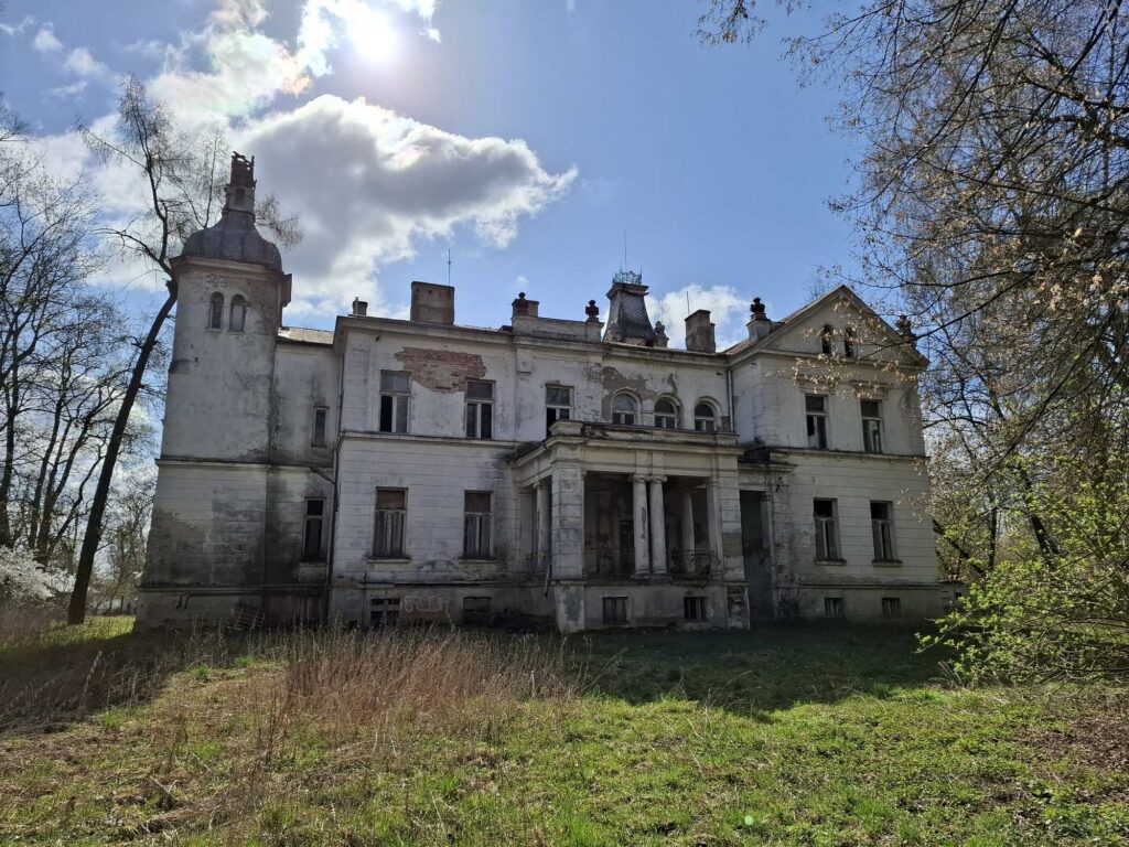 Wola Boglewska pałac